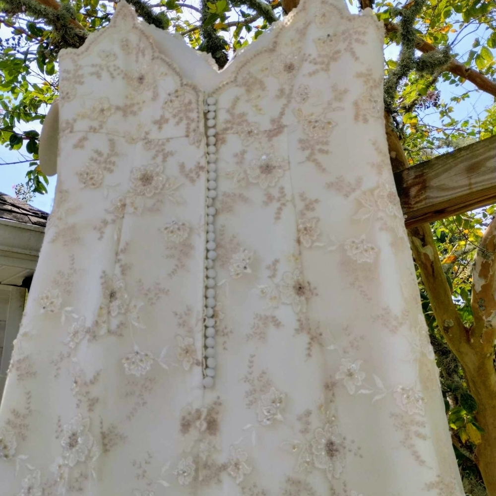 NWT Elegant Oleg Cassini ivory spaghetti strap size 16 wedding gown - Picture 9 of 16
